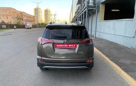 Toyota RAV4, 2018 год, 2 400 000 рублей, 17 фотография