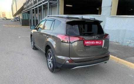 Toyota RAV4, 2018 год, 2 400 000 рублей, 20 фотография