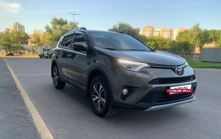Toyota RAV4, 2018 год, 2 400 000 рублей, 11 фотография
