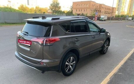 Toyota RAV4, 2018 год, 2 400 000 рублей, 16 фотография