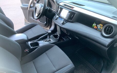 Toyota RAV4, 2018 год, 2 400 000 рублей, 23 фотография
