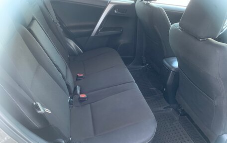 Toyota RAV4, 2018 год, 2 400 000 рублей, 27 фотография