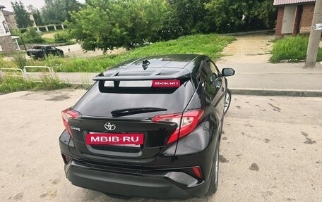 Toyota C-HR I рестайлинг, 2019 год, 1 700 000 рублей, 3 фотография