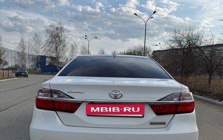 Toyota Camry, 2017 год, 2 315 000 рублей, 4 фотография