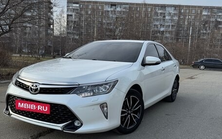 Toyota Camry, 2017 год, 2 315 000 рублей, 7 фотография