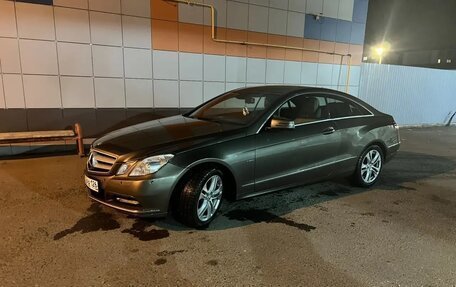 Mercedes-Benz E-Класс, 2011 год, 1 050 000 рублей, 3 фотография