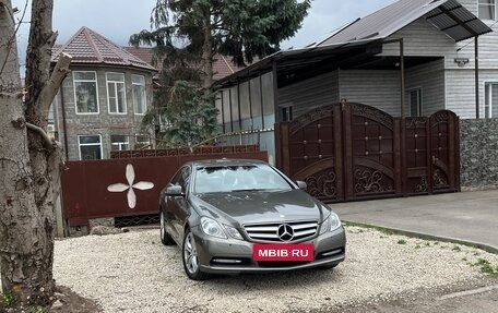 Mercedes-Benz E-Класс, 2011 год, 1 050 000 рублей, 2 фотография