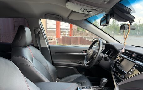 Toyota Camry, 2020 год, 3 100 000 рублей, 2 фотография
