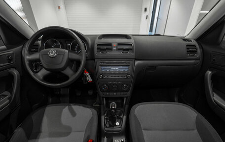 Skoda Yeti I рестайлинг, 2011 год, 1 145 000 рублей, 8 фотография
