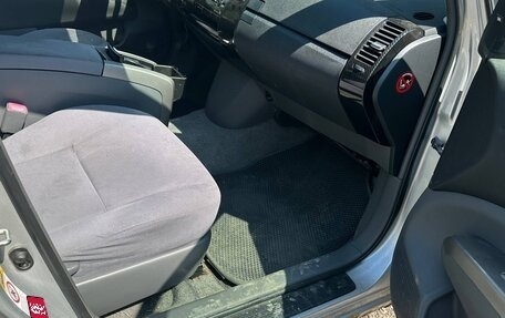 Toyota Prius, 2008 год, 600 000 рублей, 9 фотография