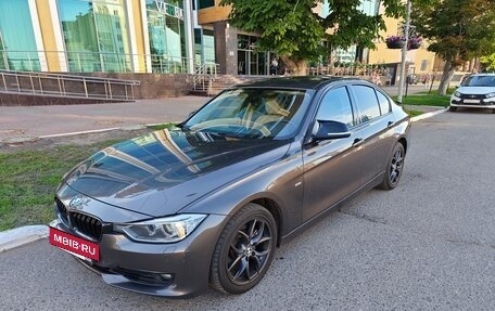 BMW 3 серия, 2012 год, 1 650 000 рублей, 3 фотография