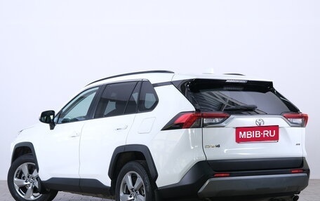 Toyota RAV4, 2021 год, 3 799 000 рублей, 5 фотография