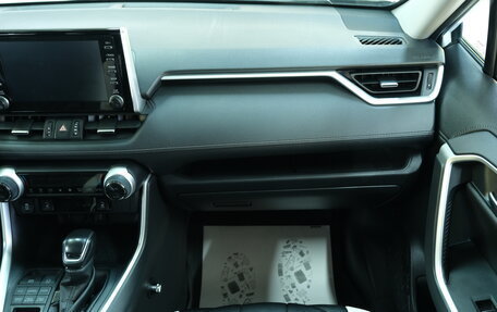 Toyota RAV4, 2021 год, 3 799 000 рублей, 18 фотография