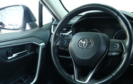 Toyota RAV4, 2021 год, 3 799 000 рублей, 13 фотография