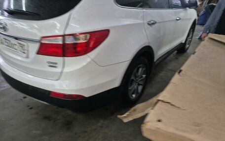 Hyundai Santa Fe III рестайлинг, 2014 год, 1 740 000 рублей, 2 фотография