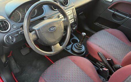 Ford Fiesta, 2005 год, 300 000 рублей, 6 фотография