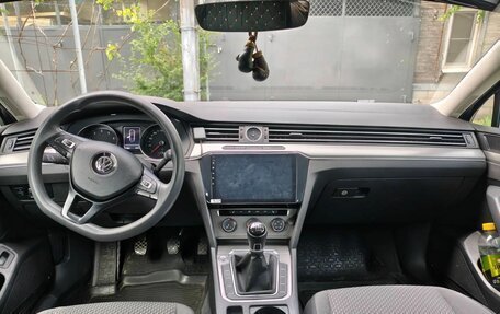 Volkswagen Passat B8 рестайлинг, 2017 год, 1 640 000 рублей, 5 фотография