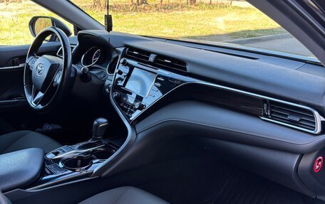 Toyota Camry, 2018 год, 2 150 000 рублей, 9 фотография