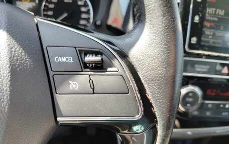 Mitsubishi Outlander III рестайлинг 3, 2019 год, 1 565 000 рублей, 12 фотография