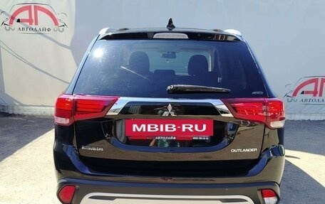 Mitsubishi Outlander III рестайлинг 3, 2019 год, 1 565 000 рублей, 7 фотография