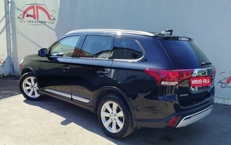 Mitsubishi Outlander III рестайлинг 3, 2019 год, 1 565 000 рублей, 3 фотография