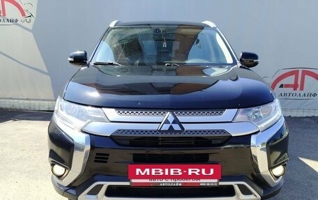 Mitsubishi Outlander III рестайлинг 3, 2019 год, 1 565 000 рублей, 5 фотография