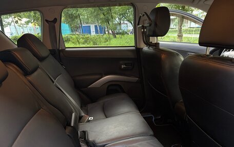 Mitsubishi Outlander III рестайлинг 3, 2010 год, 1 150 000 рублей, 8 фотография