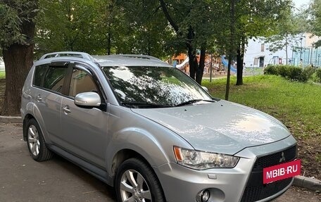 Mitsubishi Outlander III рестайлинг 3, 2010 год, 1 150 000 рублей, 2 фотография