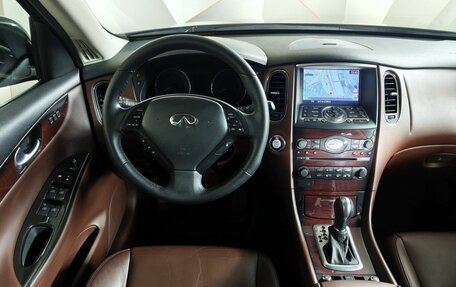 Infiniti QX50 I рестайлинг, 2017 год, 1 809 000 рублей, 19 фотография