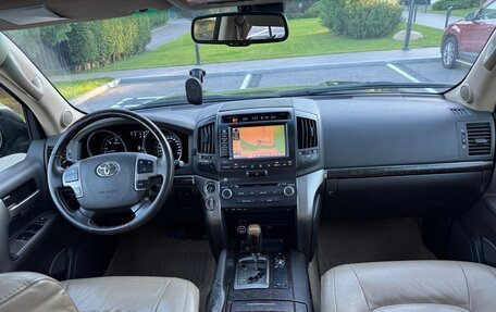 Toyota Land Cruiser 200, 2011 год, 2 990 000 рублей, 21 фотография