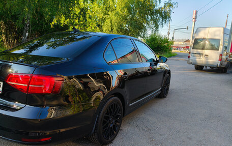 Volkswagen Jetta VI, 2017 год, 1 250 000 рублей, 2 фотография