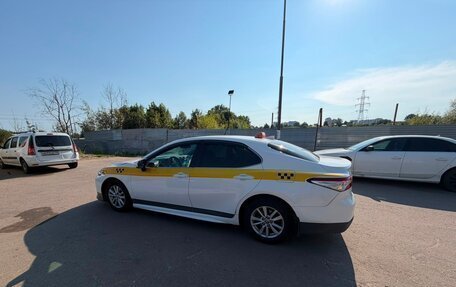 Toyota Camry, 2021 год, 1 820 000 рублей, 4 фотография