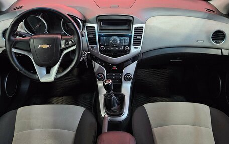 Chevrolet Cruze II, 2011 год, 499 000 рублей, 9 фотография