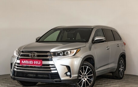 Toyota Highlander III, 2016 год, 3 399 000 рублей, 2 фотография