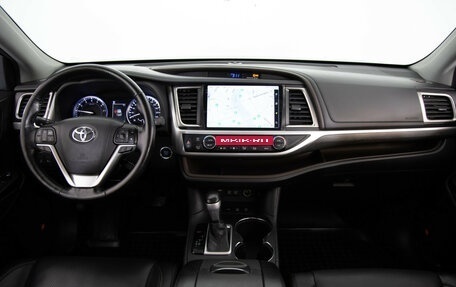 Toyota Highlander III, 2016 год, 3 399 000 рублей, 10 фотография