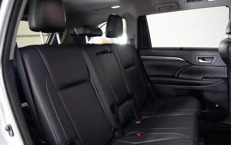 Toyota Highlander III, 2016 год, 3 399 000 рублей, 23 фотография