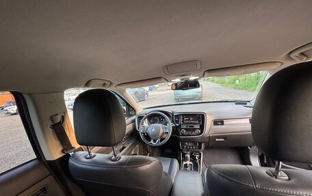 Mitsubishi Outlander III рестайлинг 3, 2019 год, 1 850 000 рублей, 7 фотография