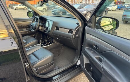 Mitsubishi Outlander III рестайлинг 3, 2019 год, 1 850 000 рублей, 6 фотография