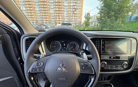 Mitsubishi Outlander III рестайлинг 3, 2019 год, 1 850 000 рублей, 9 фотография
