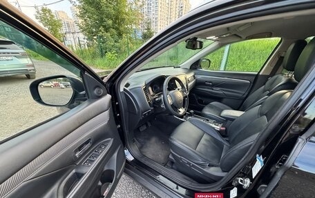Mitsubishi Outlander III рестайлинг 3, 2019 год, 1 850 000 рублей, 8 фотография
