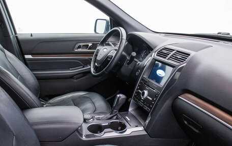 Ford Explorer VI, 2018 год, 3 175 000 рублей, 10 фотография