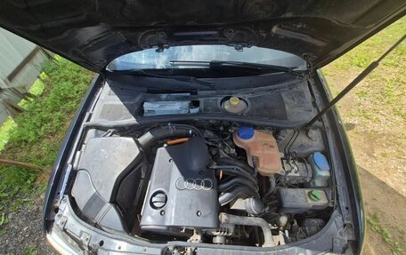 Audi A4, 1999 год, 400 000 рублей, 12 фотография