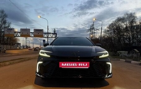 Toyota Camry, 2024 год, 3 350 000 рублей, 2 фотография