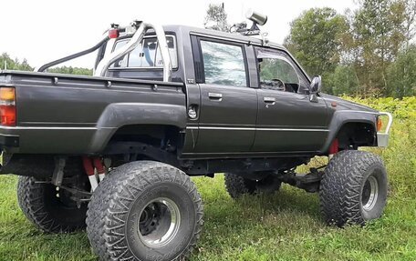 Toyota Hilux IV, 1987 год, 2 500 000 рублей, 2 фотография