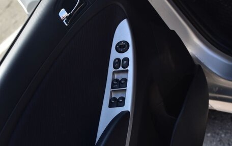 Hyundai Solaris II рестайлинг, 2013 год, 850 000 рублей, 12 фотография