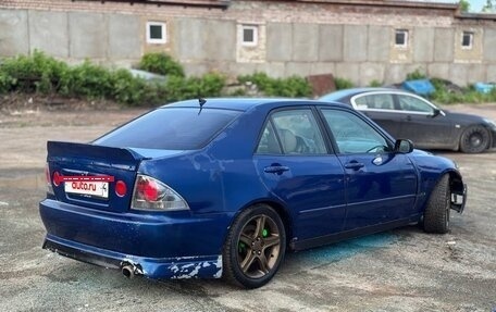 Lexus IS II рестайлинг 2, 1999 год, 620 000 рублей, 2 фотография