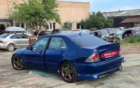 Lexus IS II рестайлинг 2, 1999 год, 620 000 рублей, 3 фотография