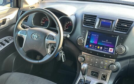 Toyota Highlander III, 2013 год, 1 790 000 рублей, 3 фотография