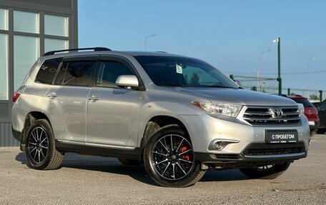 Toyota Highlander III, 2013 год, 1 790 000 рублей, 10 фотография