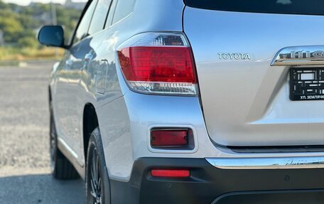 Toyota Highlander III, 2013 год, 1 790 000 рублей, 16 фотография